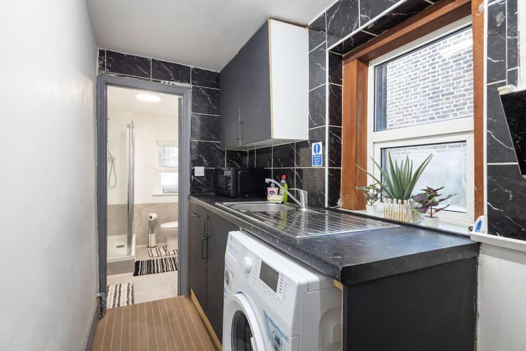 2A - Bright & Airy 2 Bed Flat - 20 Mins To Central Londres Exterior foto
