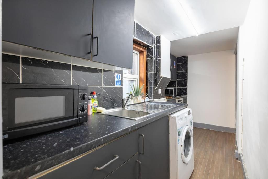 2A - Bright & Airy 2 Bed Flat - 20 Mins To Central Londres Exterior foto