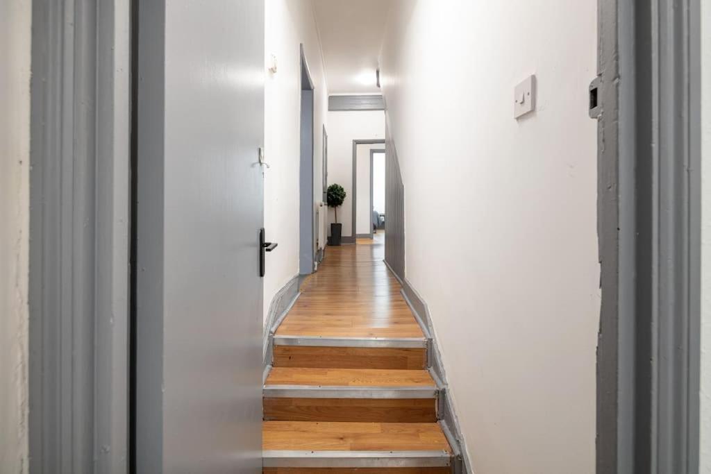 2A - Bright & Airy 2 Bed Flat - 20 Mins To Central Londres Exterior foto