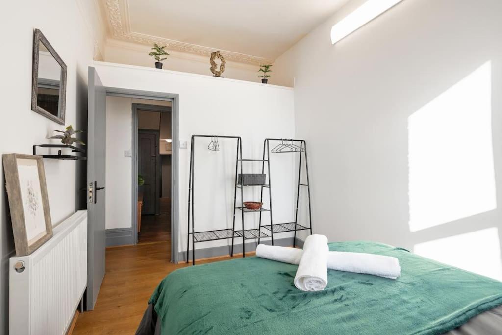 2A - Bright & Airy 2 Bed Flat - 20 Mins To Central Londres Exterior foto